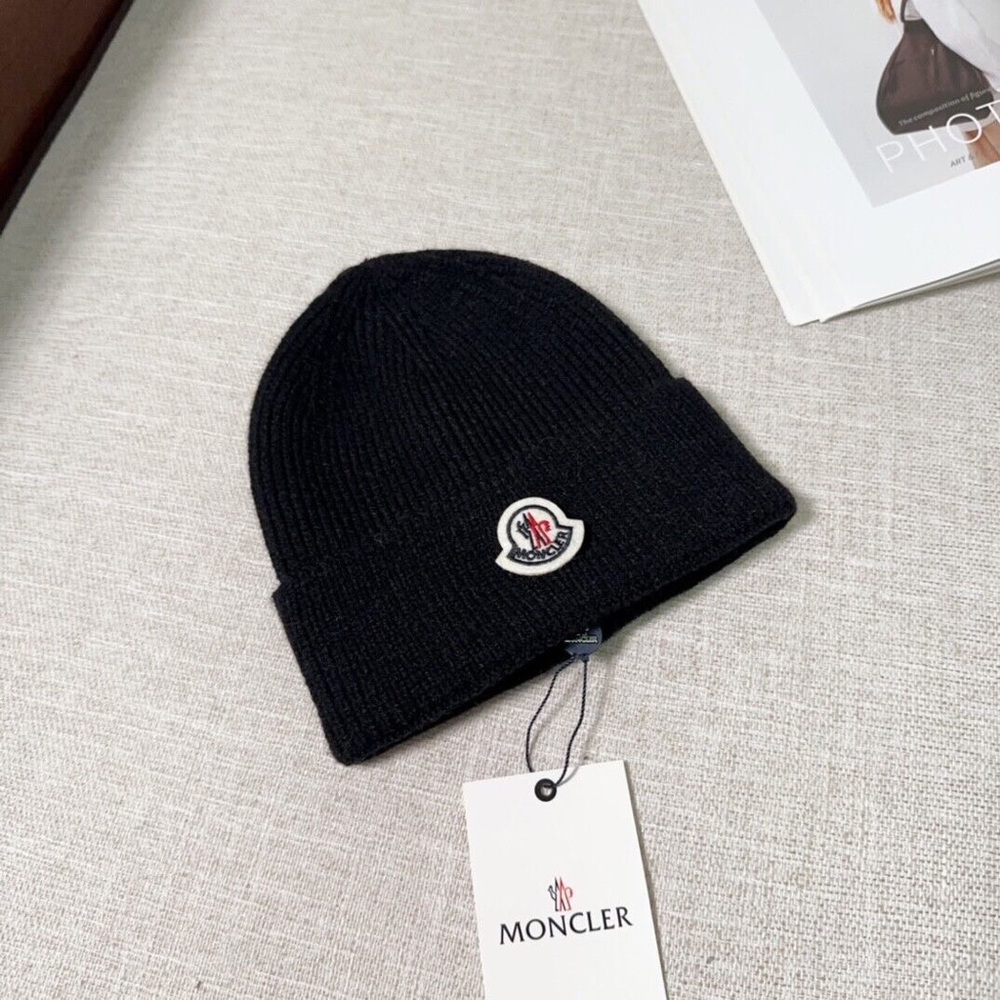 Moncler Berretto Knitted Winter Hat Black
